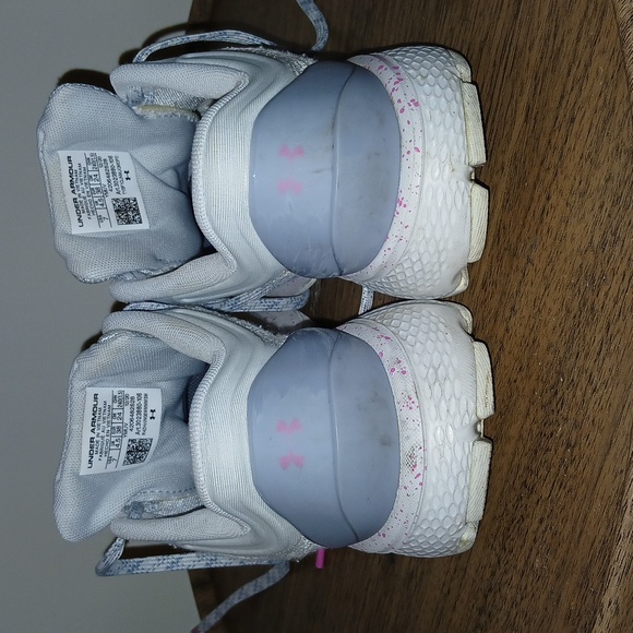 Woman's Underarmour shoes Grey with pink splatter good condition size 7 - Picture 4 of 7